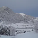Lägenhet Genner